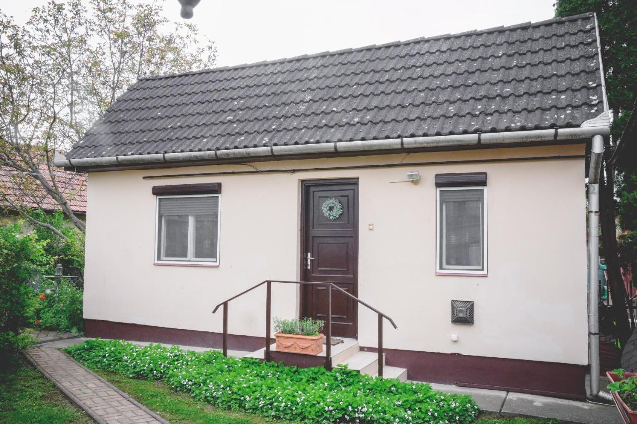 Kertvarosi Kucko Debrecenben! Luaran gambar